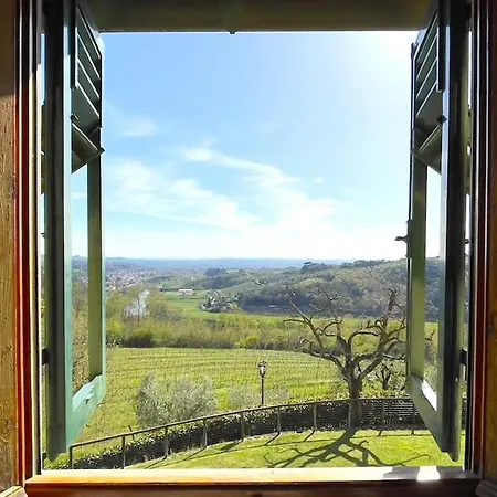Loretta - Private With Shared Pool Holiday home *